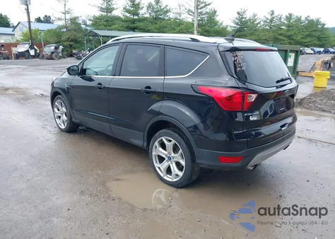 2019 Ford Escape Titanium z USA, uszkodzony, nr VIN 1FMCU9J95KUA09190